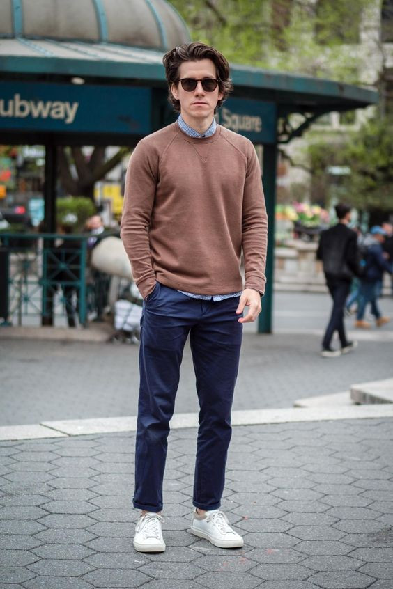 Brown Sweater, Nerd Attires Ideas With Dark Blue And Navy Casual Trouser, Men's Casual Outfits 2022: 
