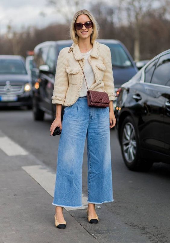 Light Blue Casual Trouser, Culottes Attires Ideas With Beige Casual Jacket, Looks Vaqueros Coulotte: 