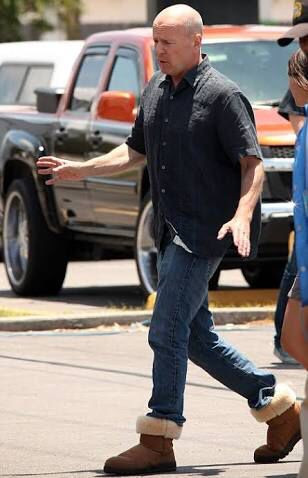 Black Denim Shirt, Uggs Outfits Ideas With Dark Blue And Navy Casual Trouser, Bruce Willis Ugg Boots: 