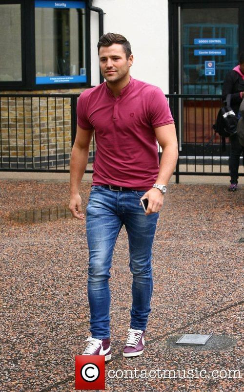 Pink Polo-shirt, Clubbing Fashion Tips With Dark Blue And Navy Jeans, Mark Wright Outfits: 