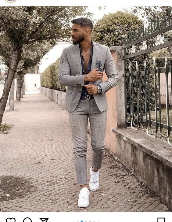 Valentine's Day Outfits With Beige Casual Trouser, Moda Trajes Para Hombres: 