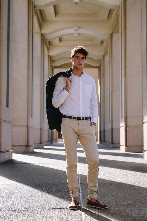 White Shirt, Convocation Outfit Trends With Beige Jeans, Suit: 