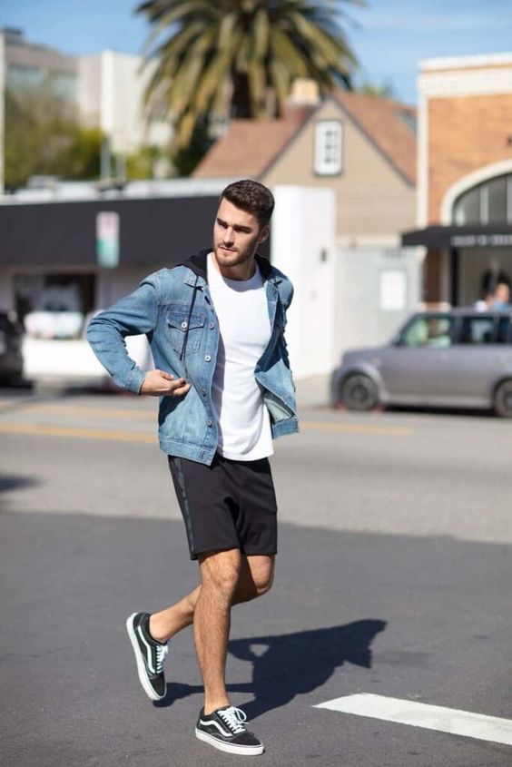 Light Blue Casual Jacket, Stylish Winter Outfit Trends With Black Leather Short, Denim Jacket And Shorts Outfit For Men: 