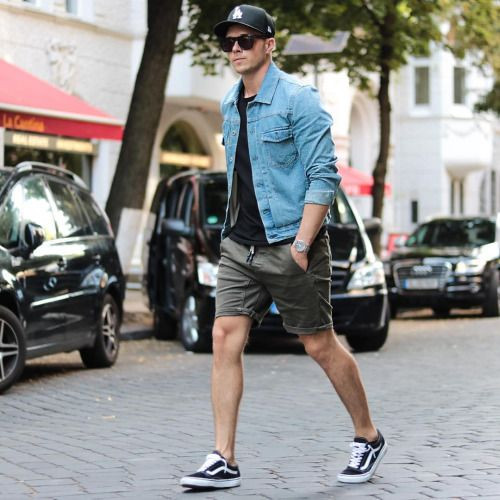 Light Blue Casual Jacket, Stylish Winter Outfit Trends With Grey Jeans, Men's Short Outfits: 