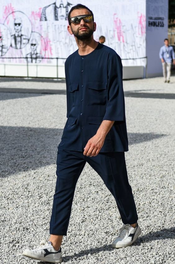 Dark Blue And Navy T-shirt, Aesthetic Fashion Outfits With Dark Blue And Navy Casual Trouser, ディアドラ スニーカー コーデ: 