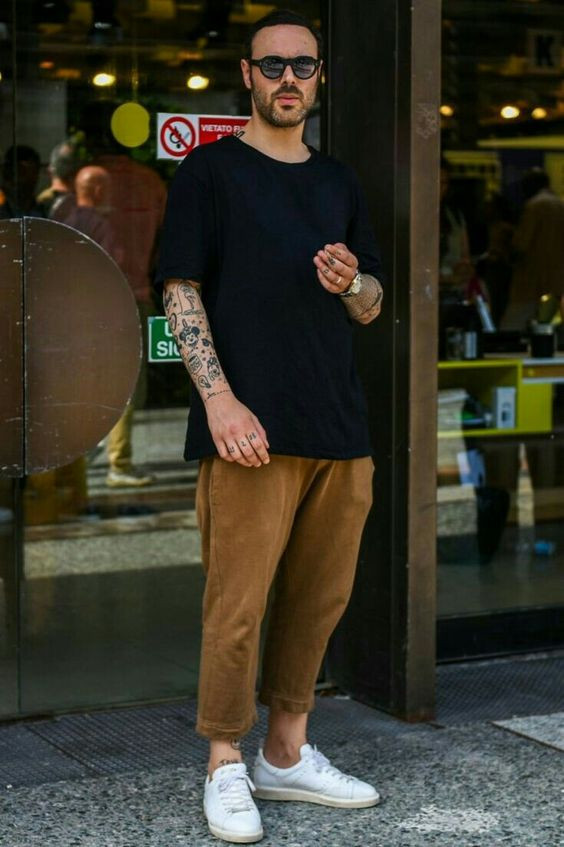 Black T-shirt, Aesthetic Fashion Wear With Brown Casual Trouser, オーバー ...