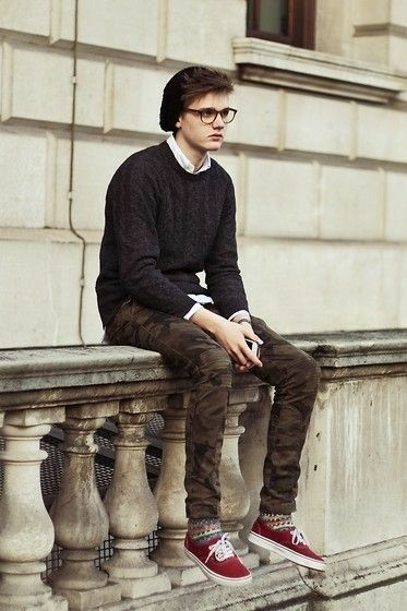 Black Sweater, Nerd Fashion Wear With Brown Cargo, Jeans | nerd