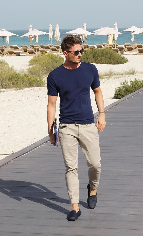 Dark Blue And Navy T-shirt, Loafers Fashion Outfits With Beige Jeans, Casual Chino Outfits: 