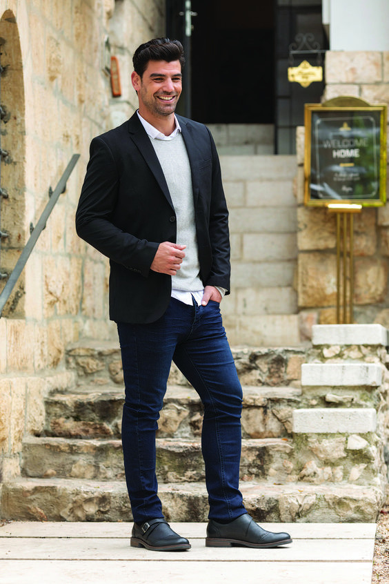 Black Suit Jackets Tuxedo, Valentine's Day Ideas With Dark Blue And Navy Jeans, Jeans: 