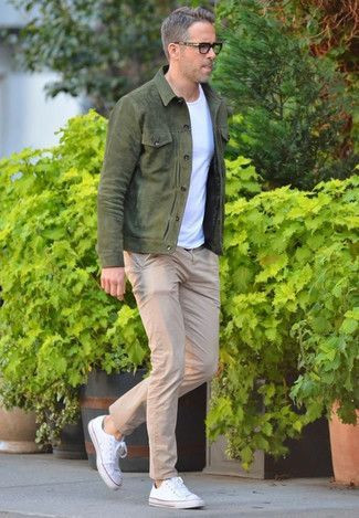 Green Casual Jacket, Men's Clothing Ideas With Beige Jeans, Green Jacket Outfit Men: 