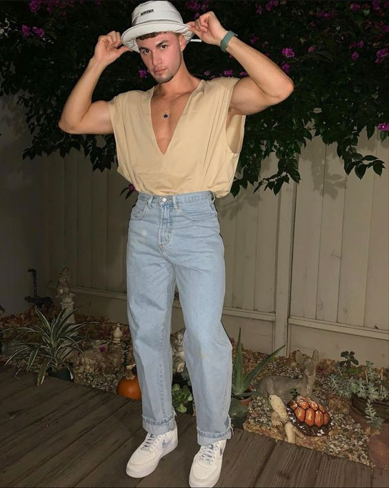 Yellow Cropped Blouse, Aesthetic Fashion Wear With Light Blue Casual Jeans: 