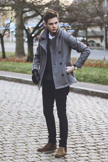 Grey Winter Coat, Pea Coat Fashion Outfits With Black Jeans, Winter Classy Outfits Men: 