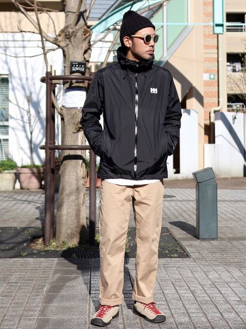 Black Sportswear Softshell, Windbreaker Outfit Designs With Beige Cargo ...