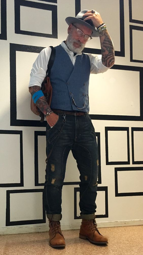 Light Blue Vest, Over 50 Fashion Ideas With Dark Blue And Navy Jeans, Chavo Ruco Vestimenta: 