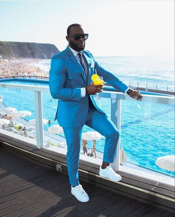 Light Blue Suit Jackets And Tuxedo, Men's Attires Ideas With Jeans, Outfits To Wear With Sneakers: 