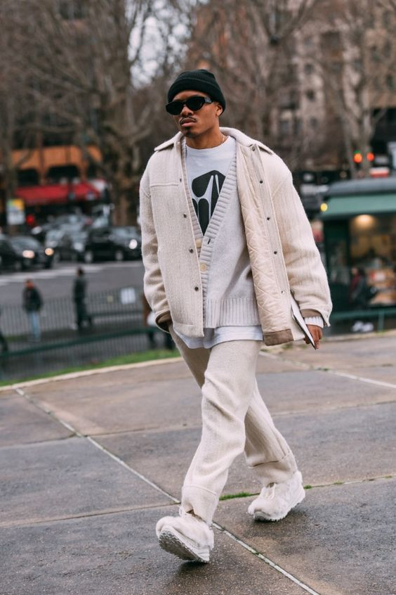 Beige Casual Jacket, Uggs Ideas With White Sweat Pant, Wear Chunky Sneakers Men: 