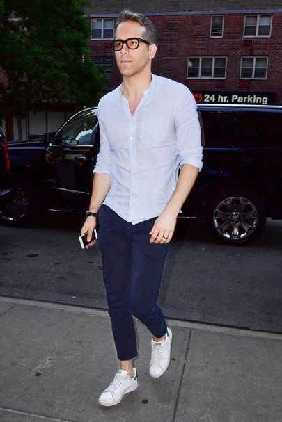Light Blue Shirt, Nerd Attires Ideas With Dark Blue And Navy Jeans, Ryan Reynolds Tom Ford: 