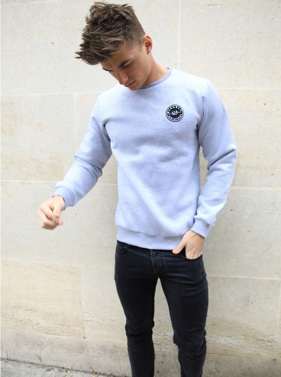 Light Blue Sweatshirt, Winter Clothing Ideas With Black Jeans: 