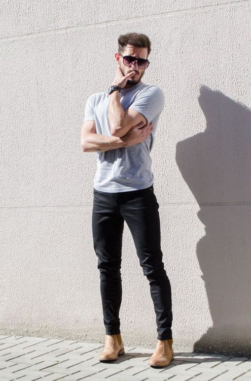 Grey Shirt, Chelsea Boots Wardrobe Ideas With Black Leather Trouser, Grey T Shirt Men's Outfit: 