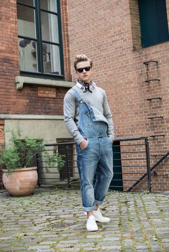 Grey Denim Shirt, Men's Overall Outfits With Light Blue Casual Trouser, Latzhose Männer: 