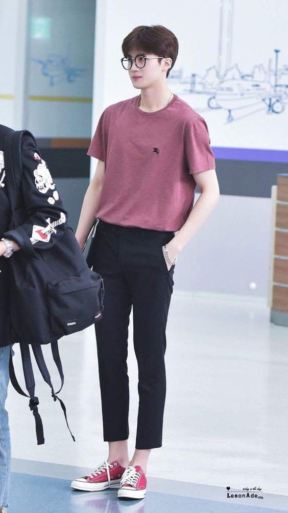 Purple And Violet T-shirt, Men's Pastel Ideas With Dark Blue And Navy Suit Trouser, Airport Fashion Men Kpop: 