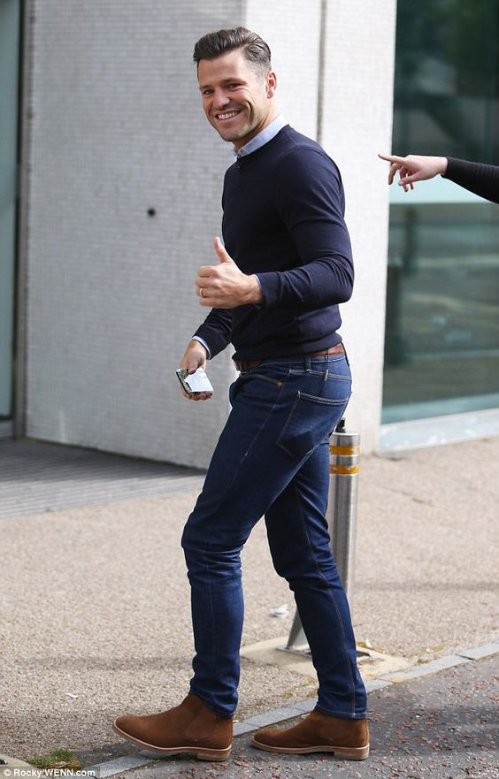 Dark Blue And Navy Sweater, Chelsea Boots Outfit Trends With Dark Blue And Navy Jeans, Men's Fashion: 