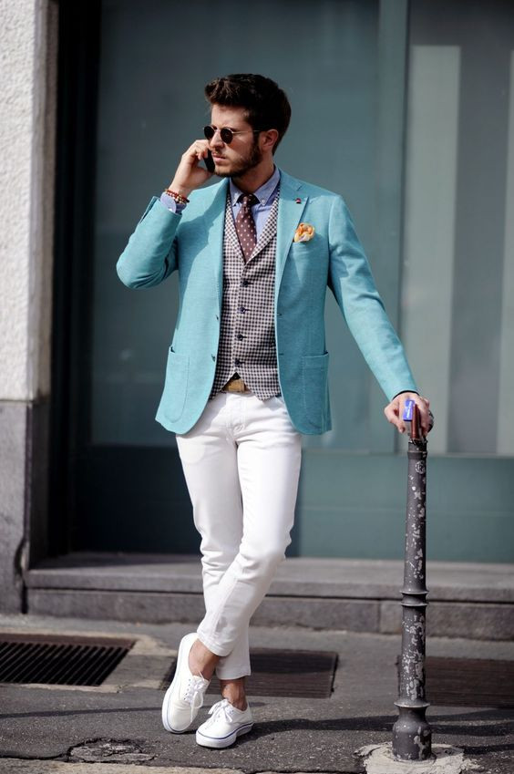 Light Blue Suit Jackets And Tuxedo, Blazer Outfit Trends With White Casual Trouser, Parada De Ropa Para Hombre: 