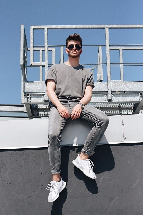 Grey Casual Trouser, Stylish Outfits Ideas With Grey T-shirt, Jeans: 