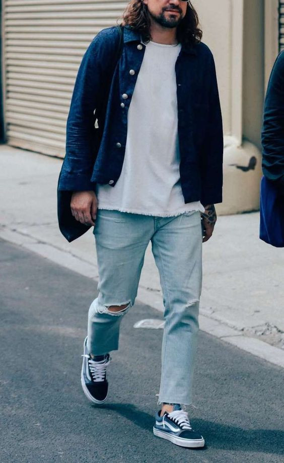 Dark Blue And Navy Winter Coat, Vans Fashion Outfits Light Blue Jeans, Vans Old Skool Outfit | Navy blue,