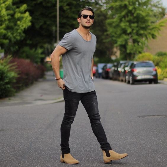 Grey T-shirt, Chelsea Boots Fashion Trends With Black Jeans, Grey T Shirt Combination: 