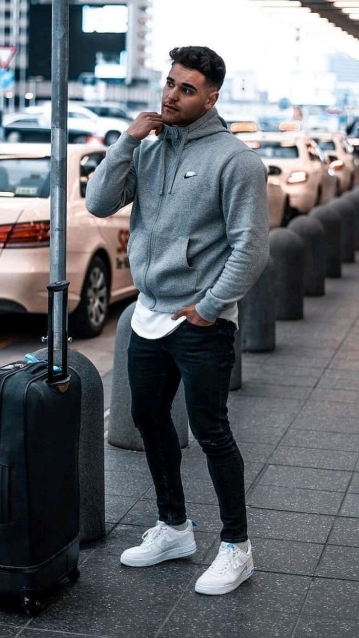 Grey Hoody, Winter Fashion Trends With Black Jeans, Look Streetwear Masculino: 