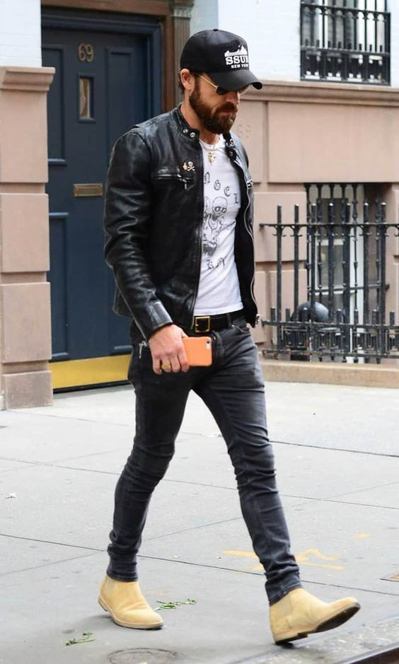 Black Baseball Jacket, Chelsea Boots Outfits With Black Leather Trouser, Outfit Gorras Hombre: 
