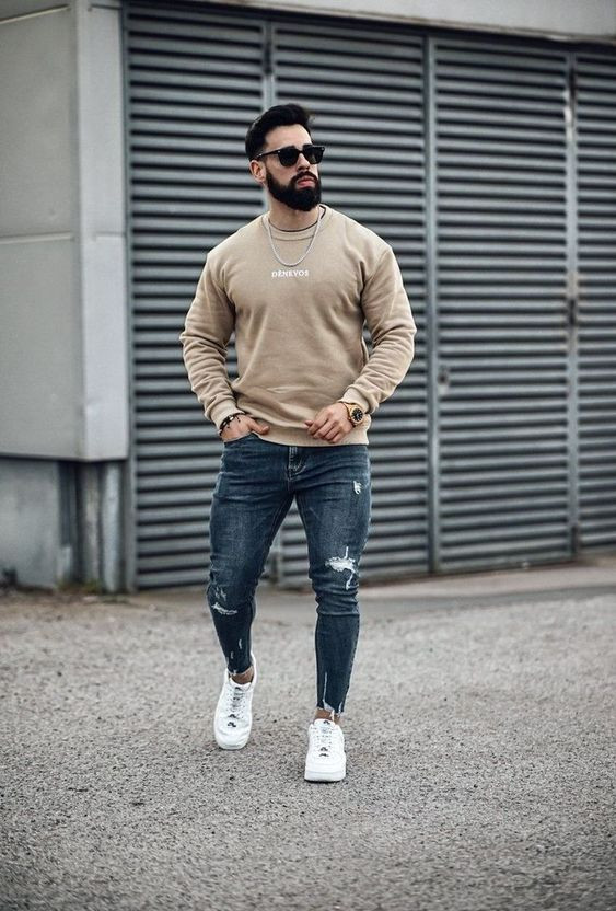 Beige Sweater, Winter Outfits Ideas With Dark Blue And Navy Casual Jeans: 