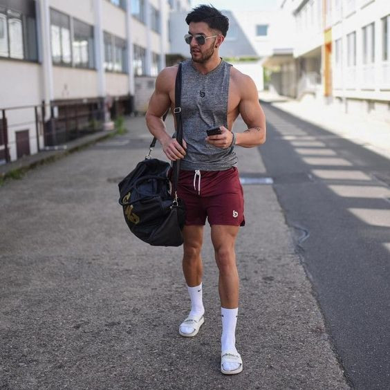 Grey Tank Top, Gym Fashion Ideas With Purple And Violet Sportswear Short, Gym Outfits Men: 