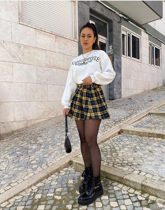 Denim Skirt, Plaid Skirt Fashion Tips With White Sweatshirt, Checkered Skirt And Tights Look: 