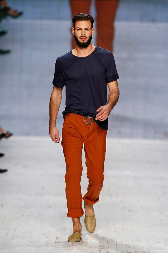 Red Jeans, Men's Wardrobe Ideas With Dark Blue And Navy T-shirt, Wear With A Navy Shirt: 