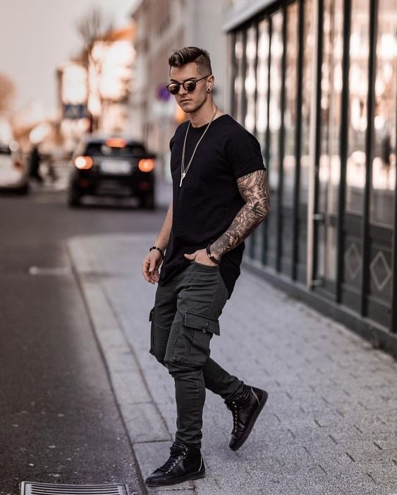 Black Casual Trouser, Cargo Outfits With Black T-shirt, Moda Masculina ...