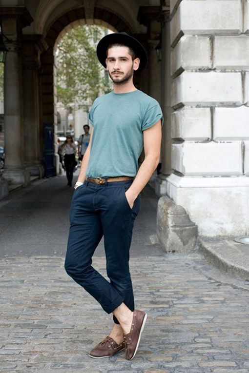 Light Blue T-shirt, Men's Summer Outfit Trends With Dark Blue And Navy Casual Trouser, Dark Brown Boat Shoes Outfit: 