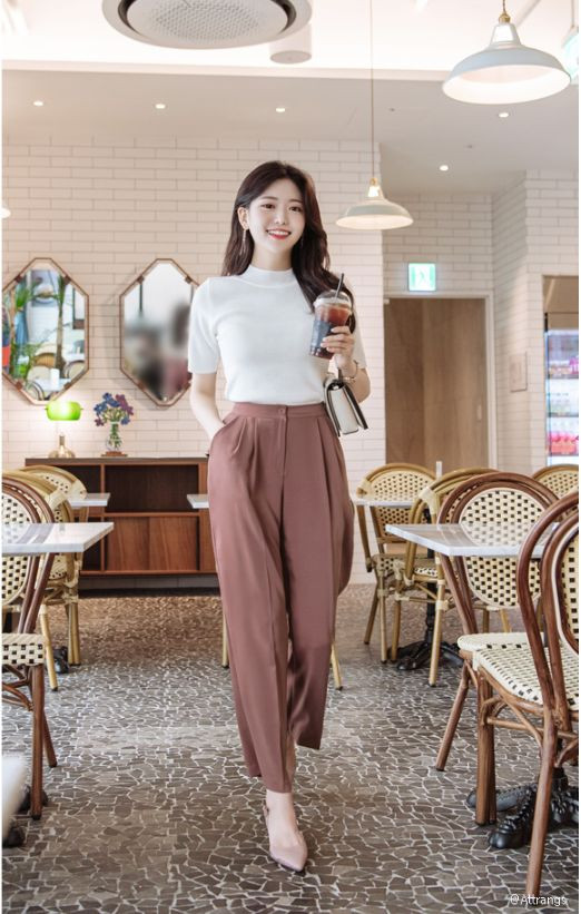 Brown Formal Trouser, Square Pants Attires Ideas With White Cropped Blouse, Korean Woman Style: 