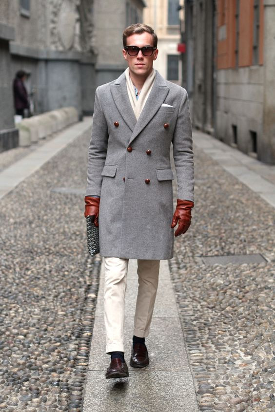Grey Wool Coat, Gloves Attires Ideas With Beige Casual Trouser, Grey Cashmere Coat Men's: 