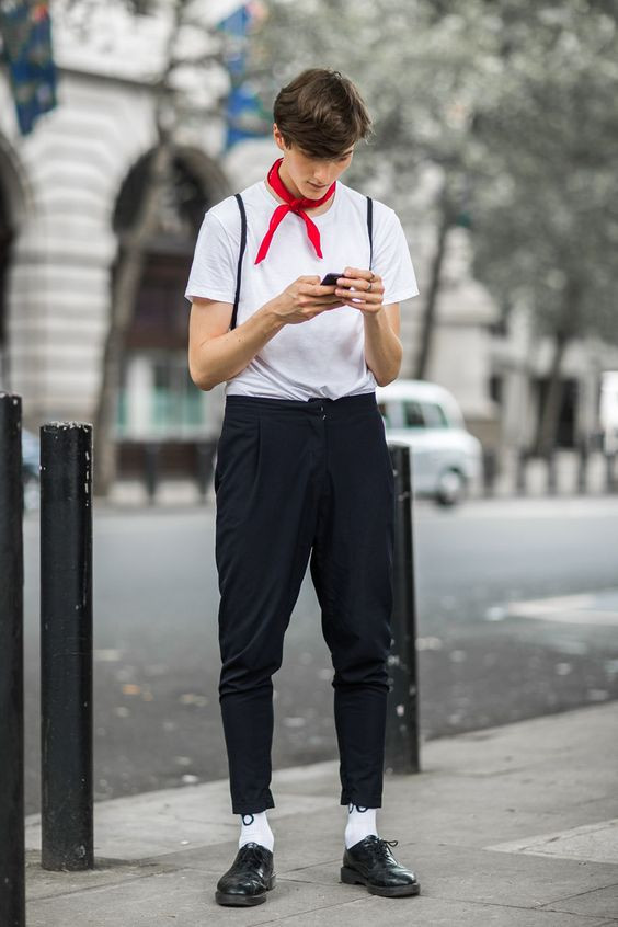 White T-shirt, Bandana Outfit Trends With Black Sweat Pant, Red Bandana Outfit Men's: 