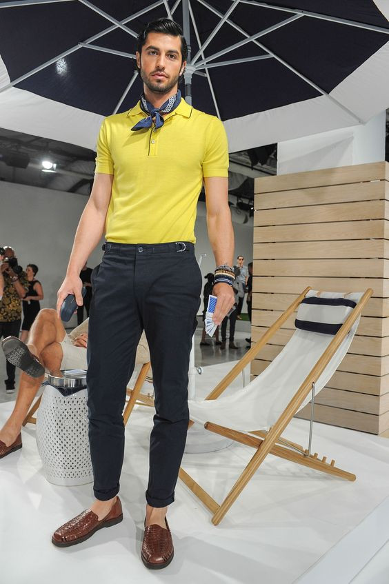 Yellow Polo-shirt, Bandana Fashion Tips With Black Suit Trouser, لباس مردانه زرد و مشکی: 