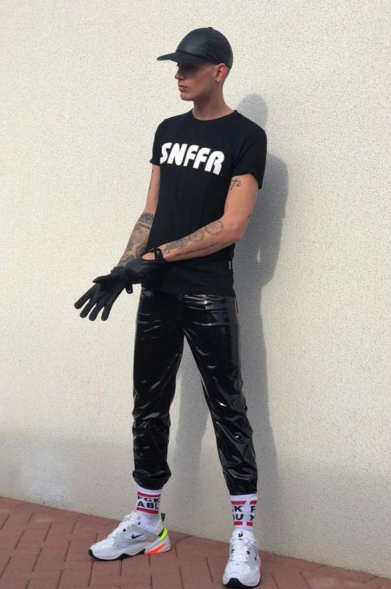 Black T-shirt, Gloves Fashion Wear With Black Leather Trouser, T Shirt: 