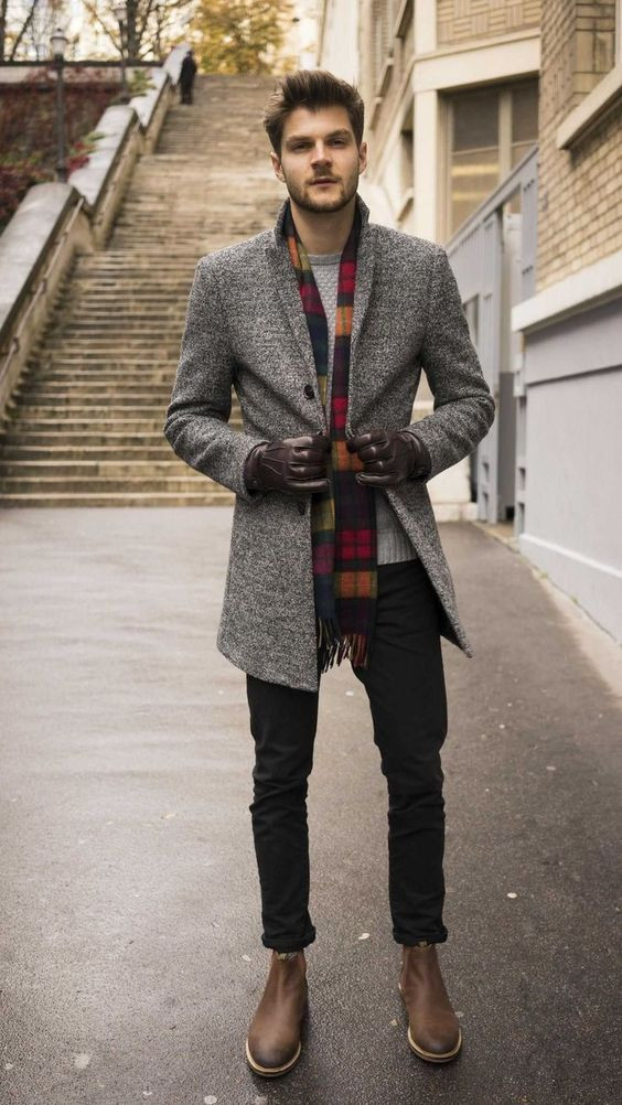 Grey Winter Coat, Boot Outfits With Black Casual Trouser, Men's Winter Outfit Ideas: 