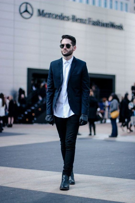 Dark Blue And Navy Suit Jackets Tuxedo, Gloves Outfits Ideas With Dark Blue And Navy Casual Trouser, Black Jeans Navy Blazer: 