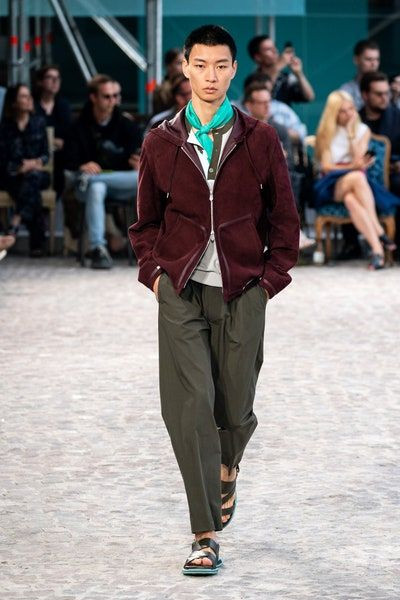Brown Winter Jacket, Bandana Fashion Tips With Green Pant, Fashion Model: 