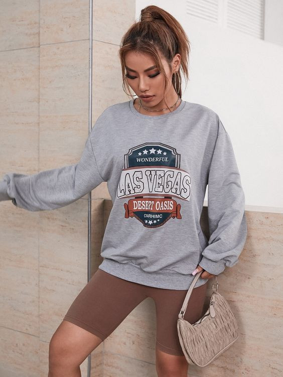 Graphic sweatshirt, outfit Stylevore shoulder, brown hair | Top, t-shirt Outfit Ideas: 