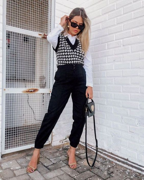 Back to business in black and white with a sweater vest ensemble that means business: look colete tricot,  colete de trico,  women's vest,  tank top  