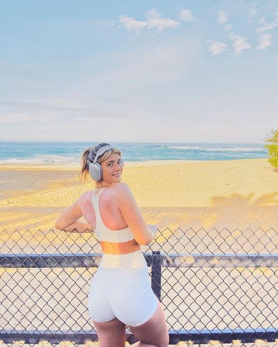 With her hot beach look, Faith Ordway is giving us all beach day goals!: vacation,  stainless steel,  people on beach,  tracing paper,  adhesive tape,  masking tape,  post-it note  