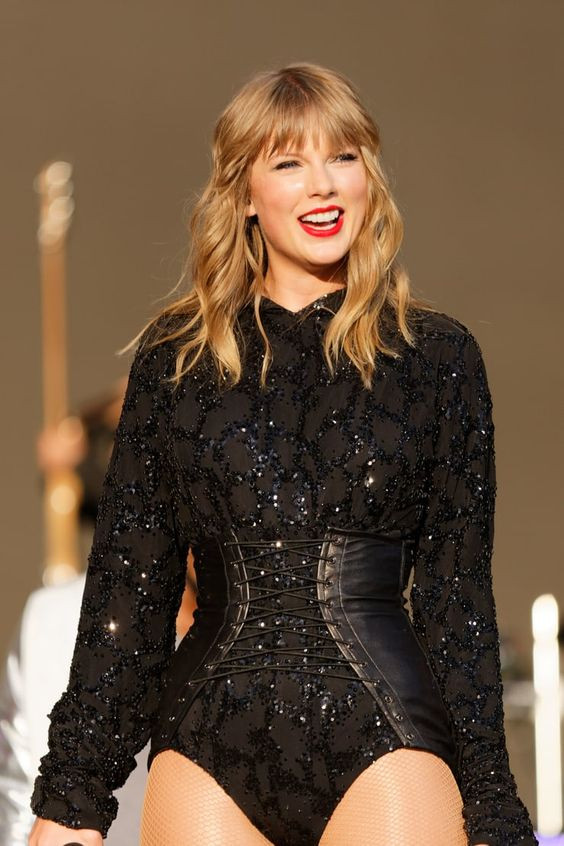 Taylor Swift is glittering in sequins and a corset that's absolutely stunning!: taylor swift reputation tour hot,  taylor swift's reputation stadium tour,  ...ready for it?,  Concert tour,  Taylor Swift  